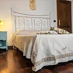 Casina Del Monte A Monte In Prázdninový dům Pescia